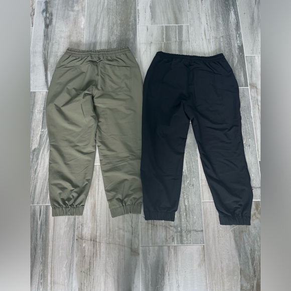 Women’s Old Navy high waisted water repellent jogger pants Petite Medium - Picture 7 of 7